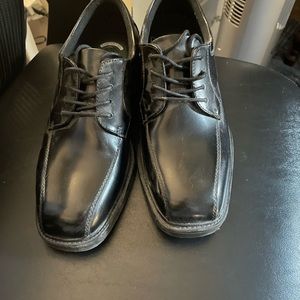 Men’s black dress shoes. Size 8 1/2. Never worn once.